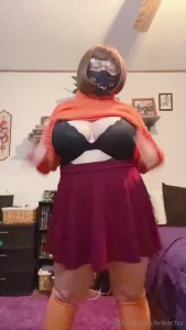 Jinkies it s halloween we better solve some mysteries together