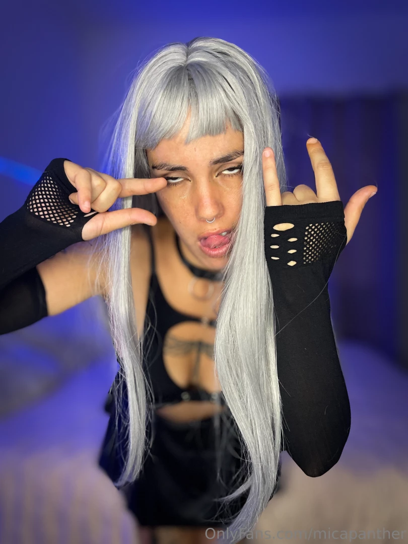 Cuckold and with a tiny cock anything more pathetic than that 