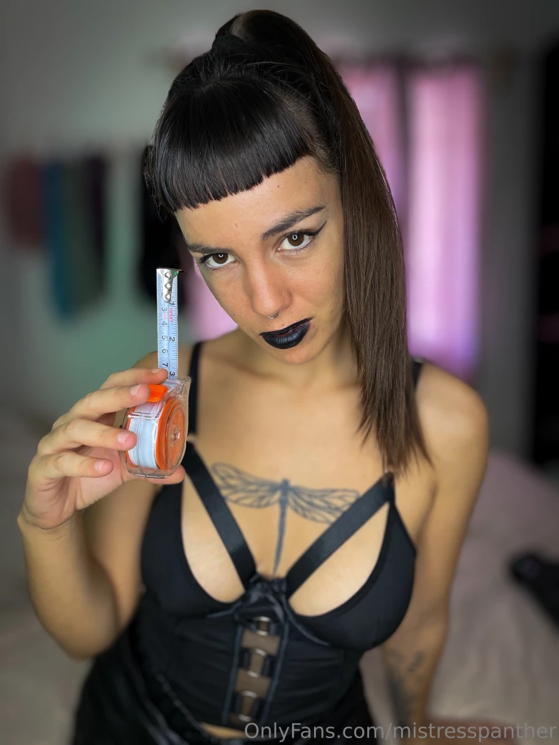 What is your pathetic size tell us all so we can laugh at you 