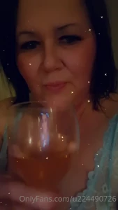 Mmm who wants to share a bottle of wine with me baby xxx