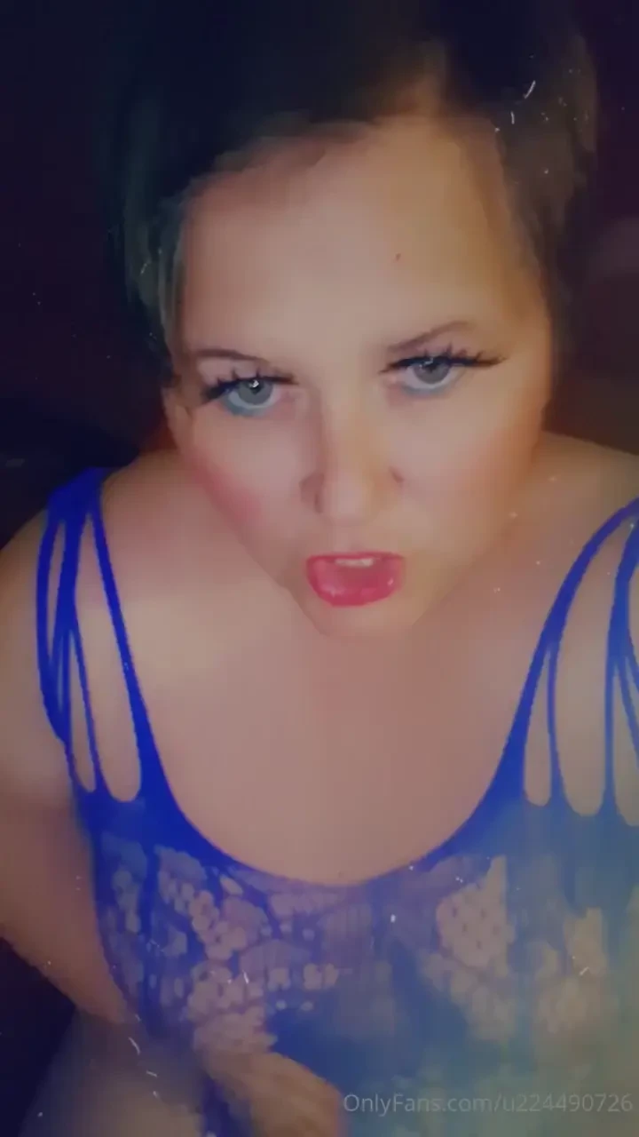 I m so horny baby if u want sexting just pop me a message mmm xx 