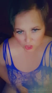 I m so horny baby if u want sexting just pop me a message mmm xx