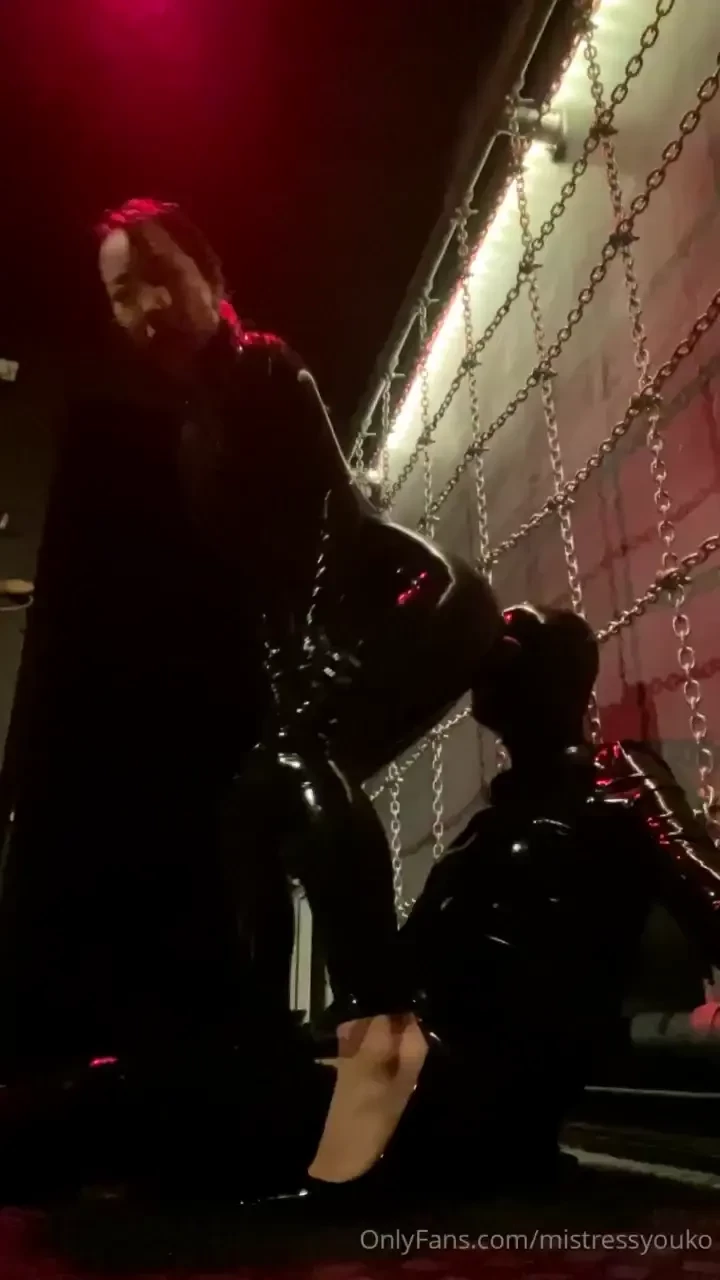 Do you want to be teased by your latex clad mistress 