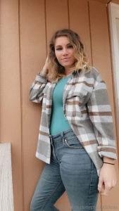 I heard you like country girls who do it a little rough
