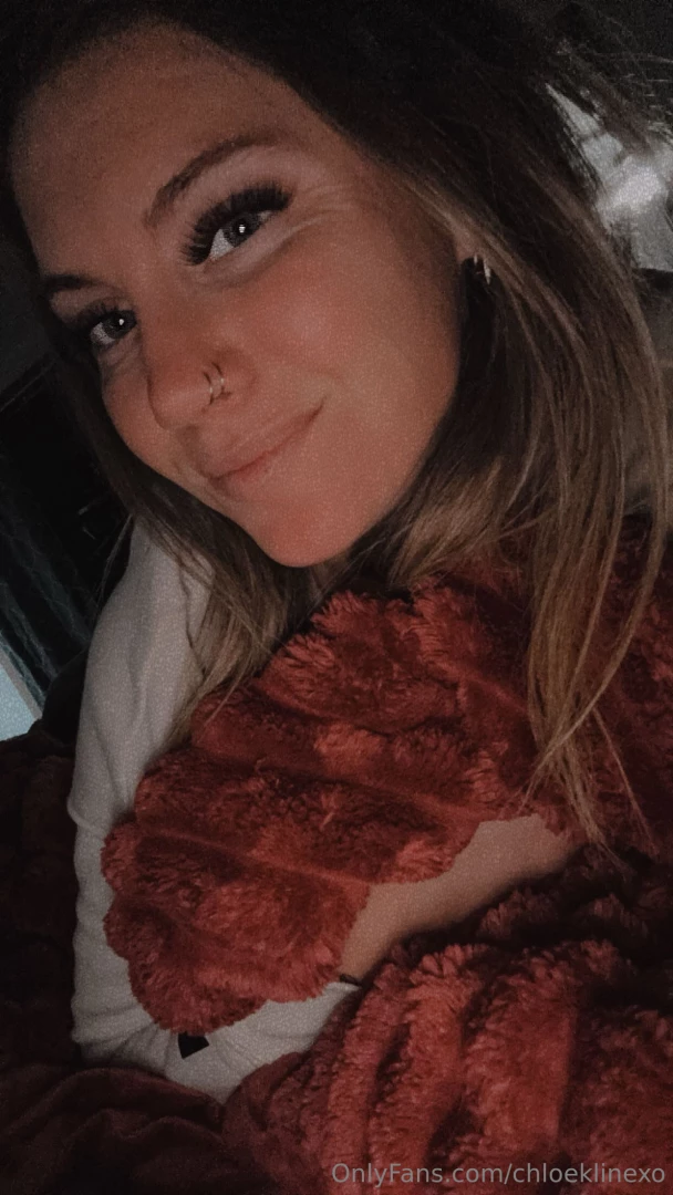 Weekends are for cuddling up in bed 