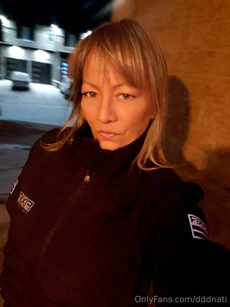 It s so cold out here what should we do to warm up babes 