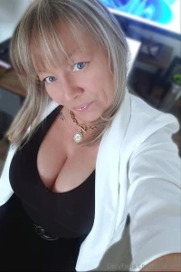 Hi anyone else working from home today