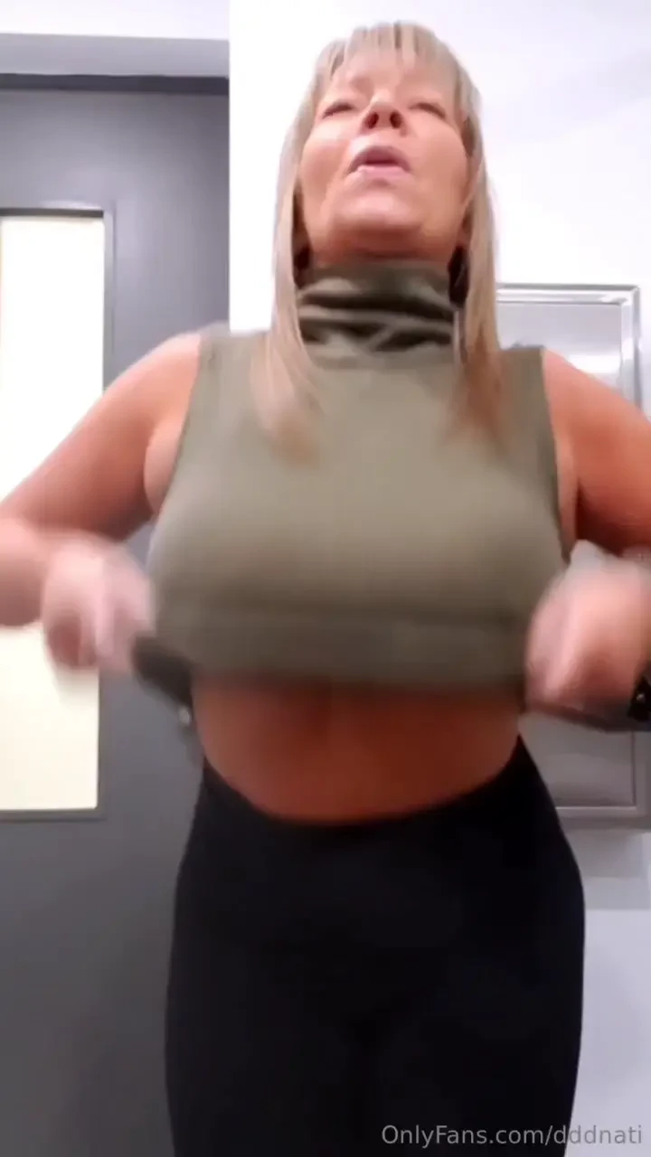 A little treat for my loyal subscribers on this flash friday if you 