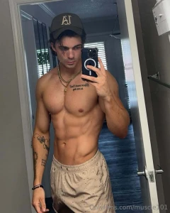 Flexing for you but i m way better at making you weak