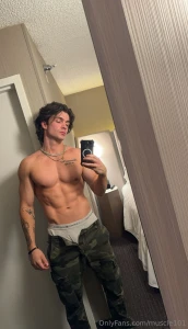 Been working out just to look this good for you