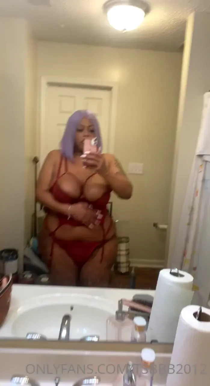 Just a lil something f my fans but i m uploading new footage just 