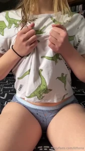 Rawr am i too much of a tease you can tip this post if you want to see