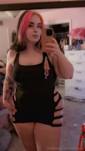 I kinda love this outfit i want to do a set in it also i am still so