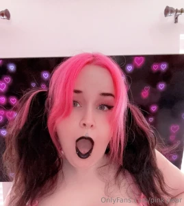 Getting the valentine s day set is no longer available uncensored but