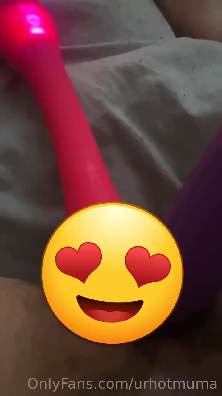 Send a tip or join my vip either way your cumming urhotmumavip 