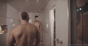 Fuimos al sauna nuvospa y terminamos follando en las duchas