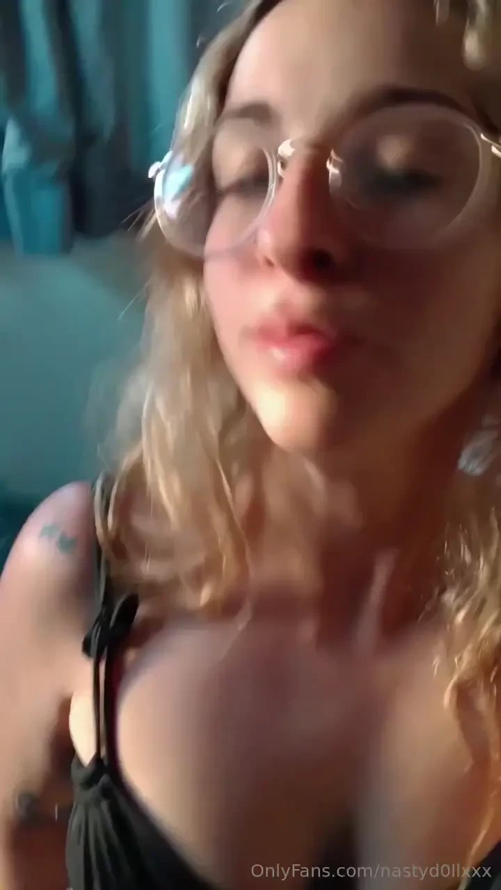 Alone in my kitchen would you like to have fun with me it is very hot 