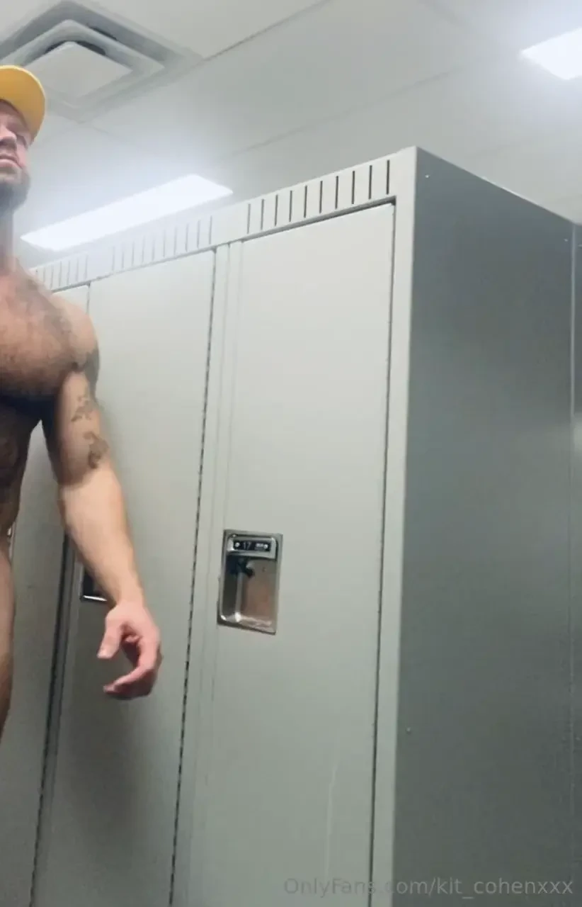 Kit s post gym shower 