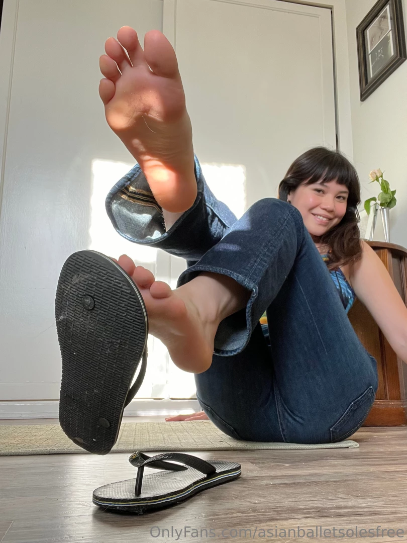 asianballetsolesfree - Can you worship with my flip-flops on 