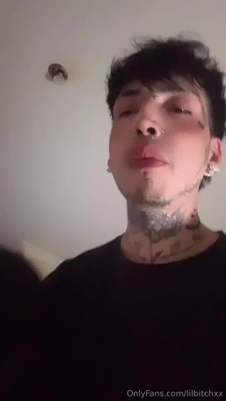 Some pics from the halloween video day he said to me that i look like 