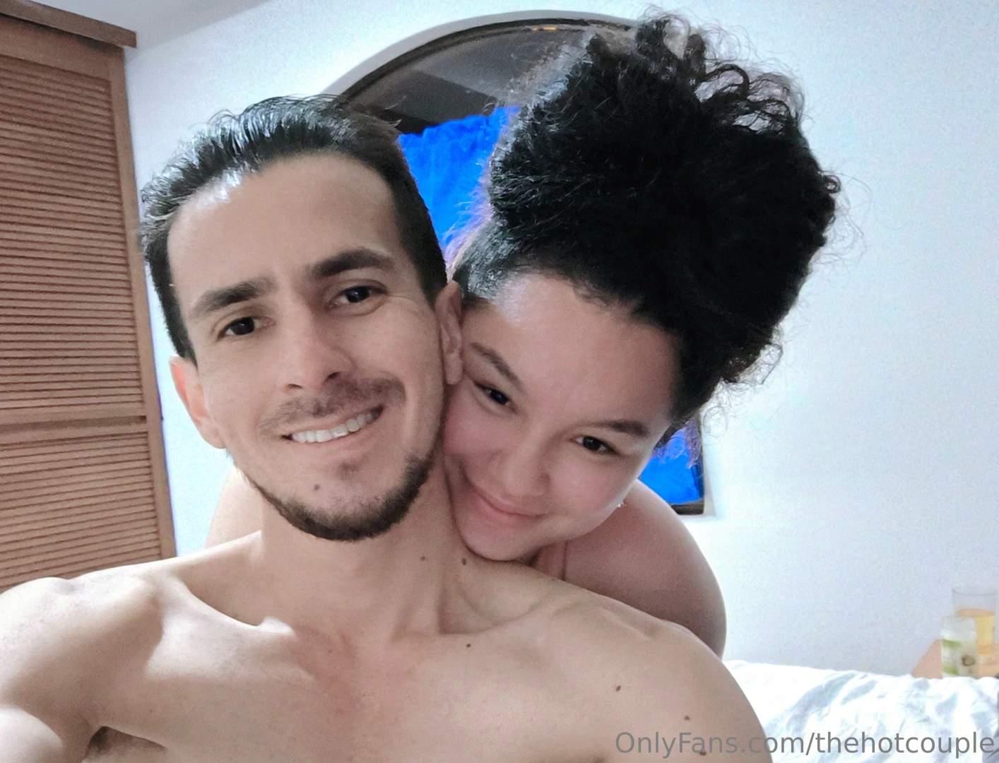 Remember that you can have with us sessions of sexting with pics and 