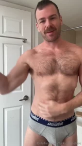 Fresh breath and musky pits