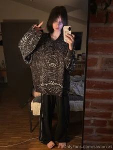 I think i m starting to like myself without makeup i m not sure