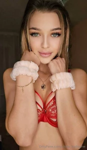 This cutie annafirmpeach knows how to please you with the help of part 34