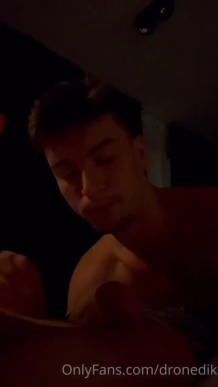 My phone cut off before i was able to film the cum load i took in my 