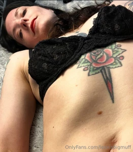 Can you handle me rubbing my fat pussy all over your face