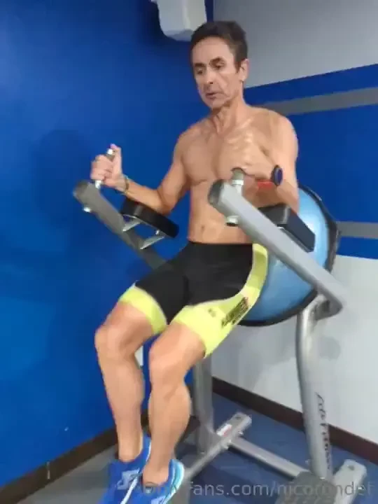 First of a couple of core training videos always focus on breathing in 