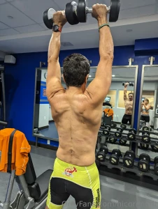 Lighter weights and slower motion help working the stabilizer muscles