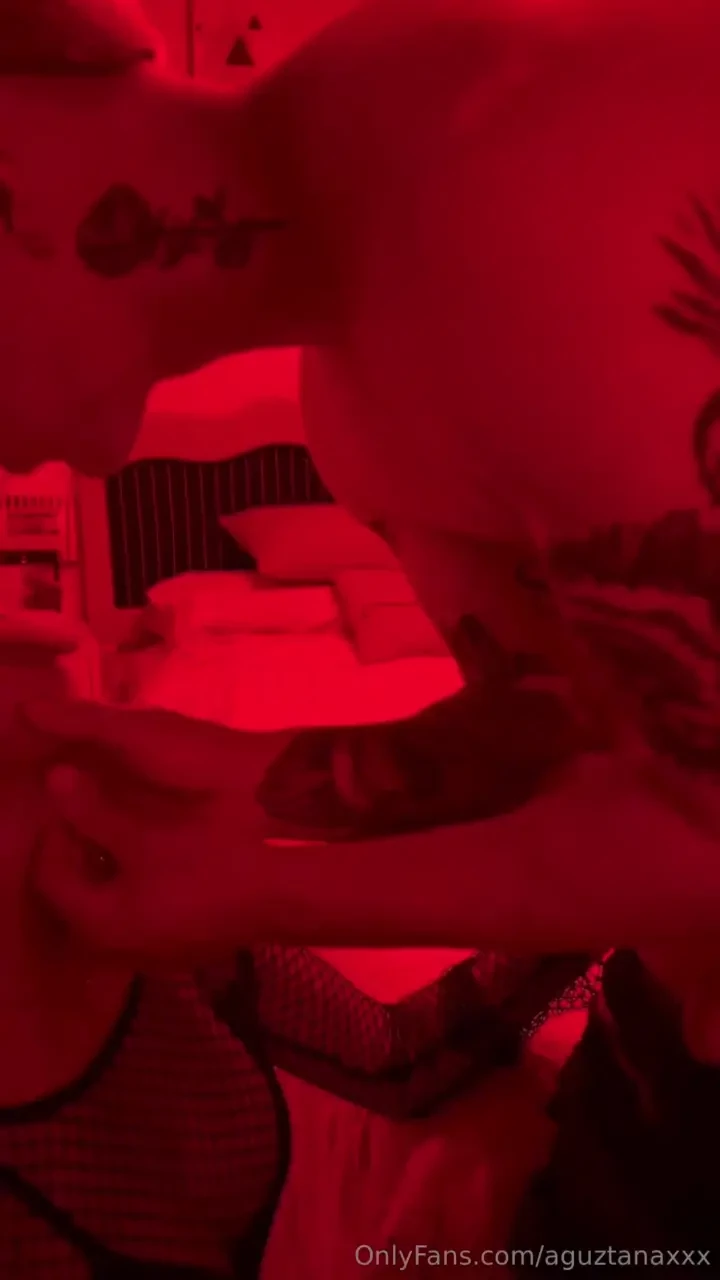 Lo conoc en un boliche flechamos bailamos y sin dudarlo me lo lleve al 