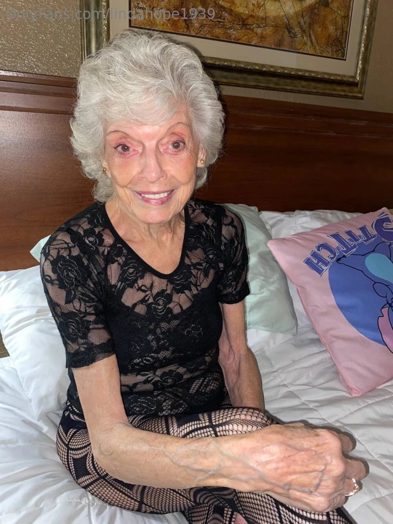 Beauty fades but confidence and desire only get stronger 