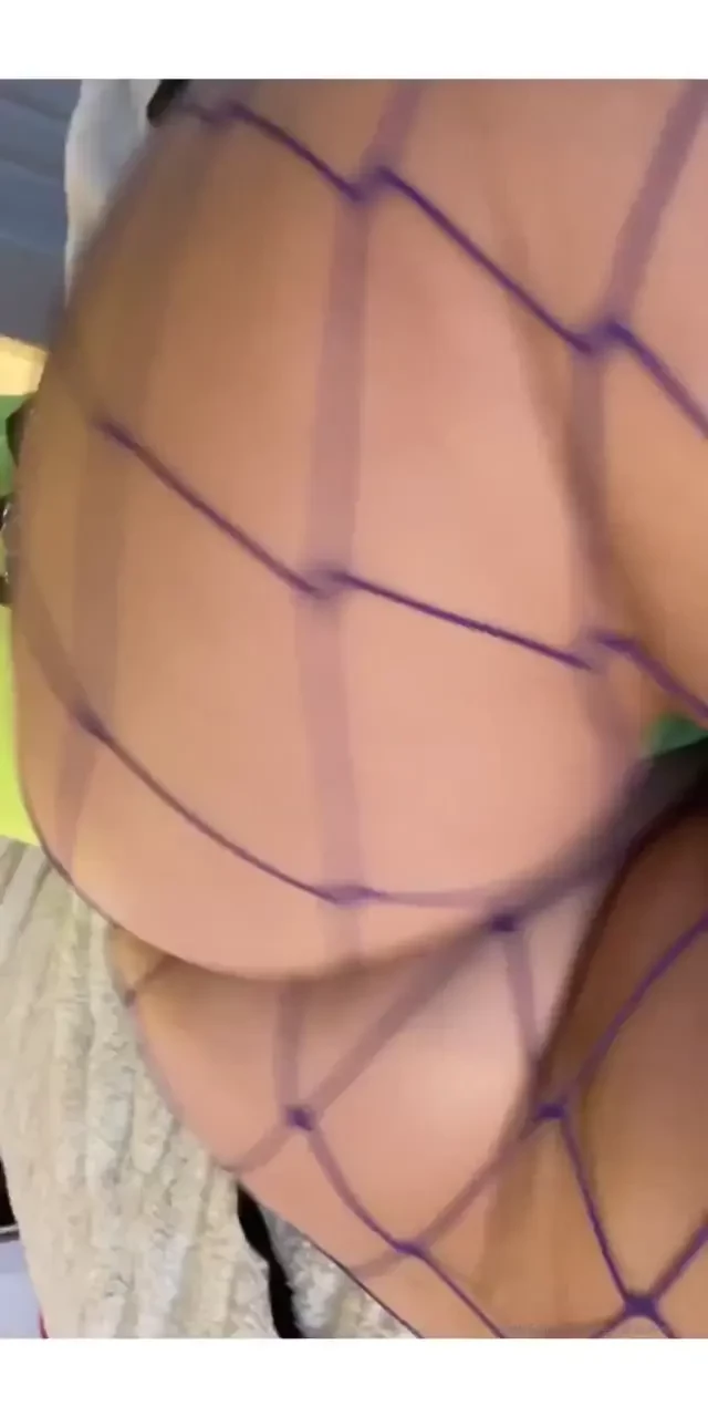 I love me a big toy for my hungry puss 