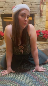 I m on my knees for you baby cum here