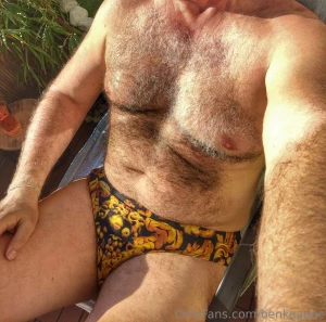 Do you want to join the hairy musclebear hunk in the sun part 1