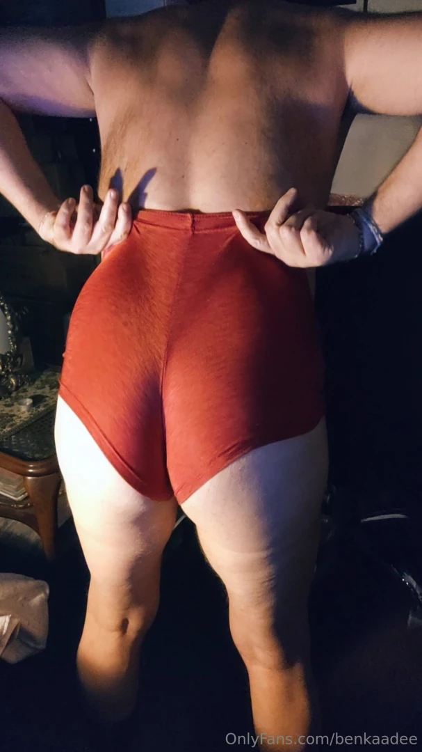 Today for my greatest fans enjoy this little pose for free of course part 5 