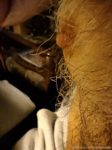 Hello my fans today some hairy tits some macro nipple pics and some