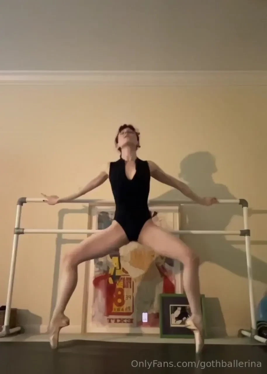 Some dancing to start the week 