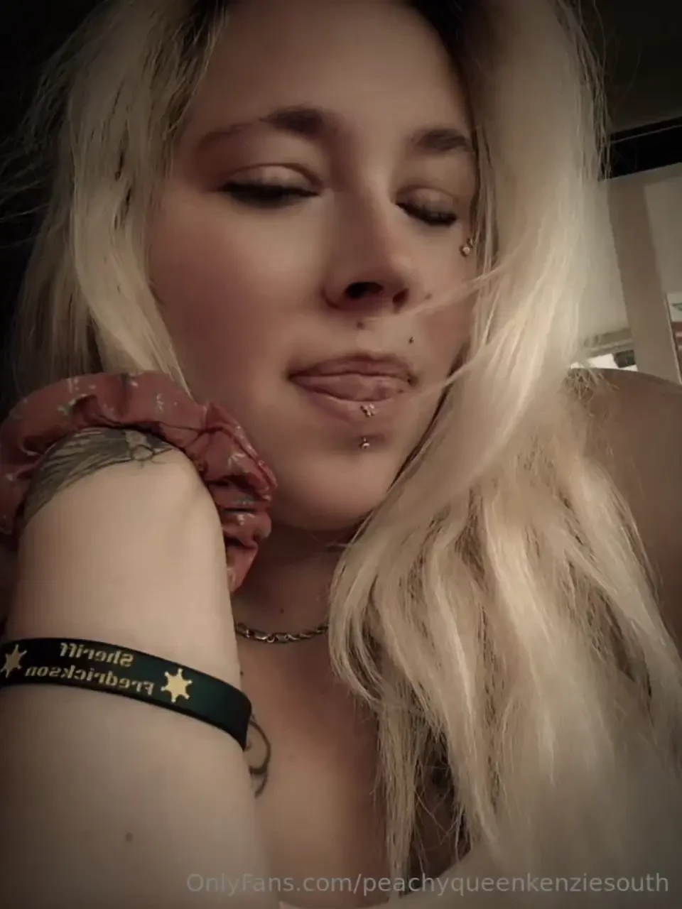 Let s these sexy eyes enchant you 