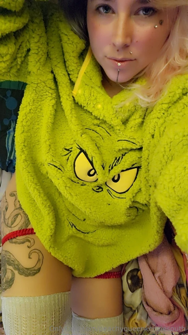 Your a mean one mr grinch i made the naughty list who is gunna cum and 