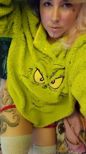 Your a mean one mr grinch i made the naughty list who is gunna cum and