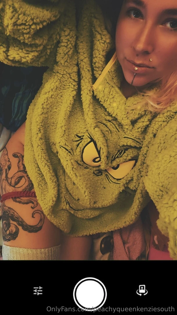 Your a mean one mr grinch i made the naughty list who is gunna cum and part 3 