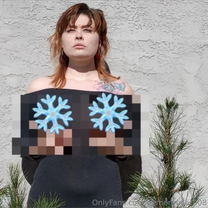 Use my tree as a scratching post pet pine tree winter strip