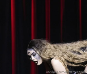 Your moon goddess is leaving soon cum say goodbye goddess burlesque