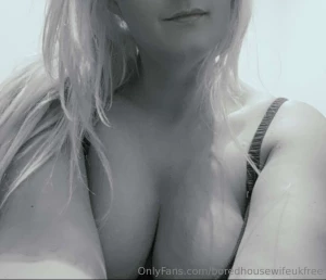 Hello boys pop over and chat boredhousewife-uk or maybe see me