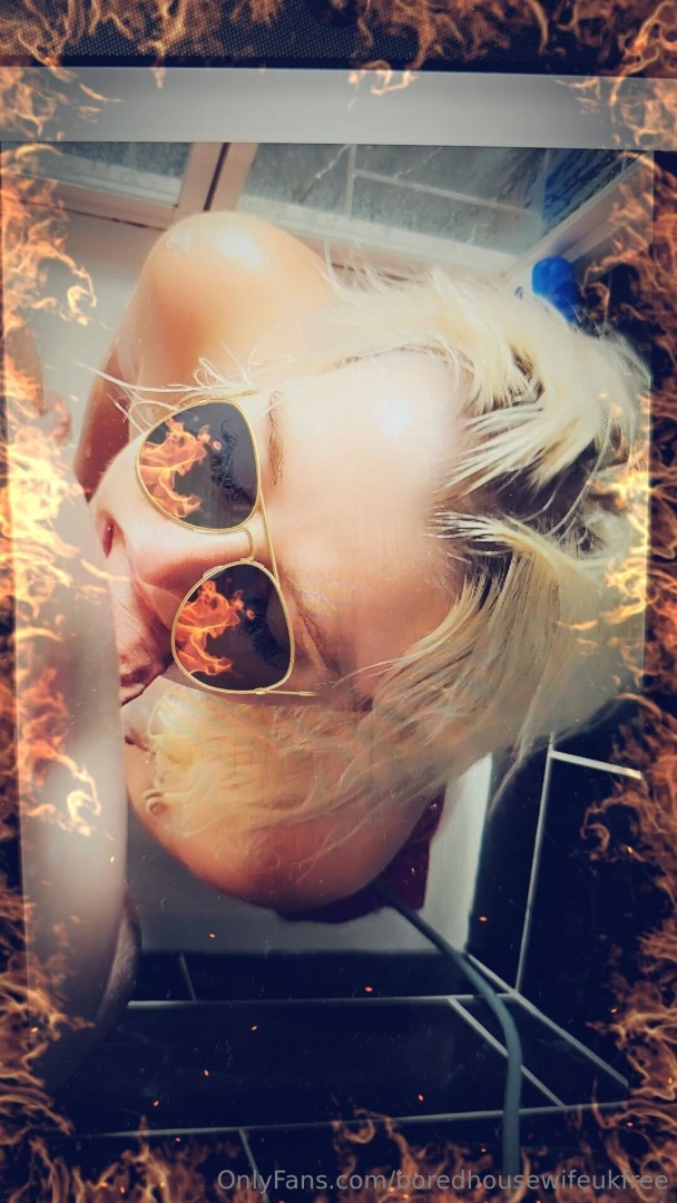 Wanna see me ch0king on this cock in the shower boredhousewife-uk 