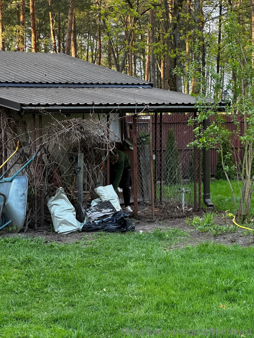 Today dasha and i worked a lot she worked and i walked around and part 1 