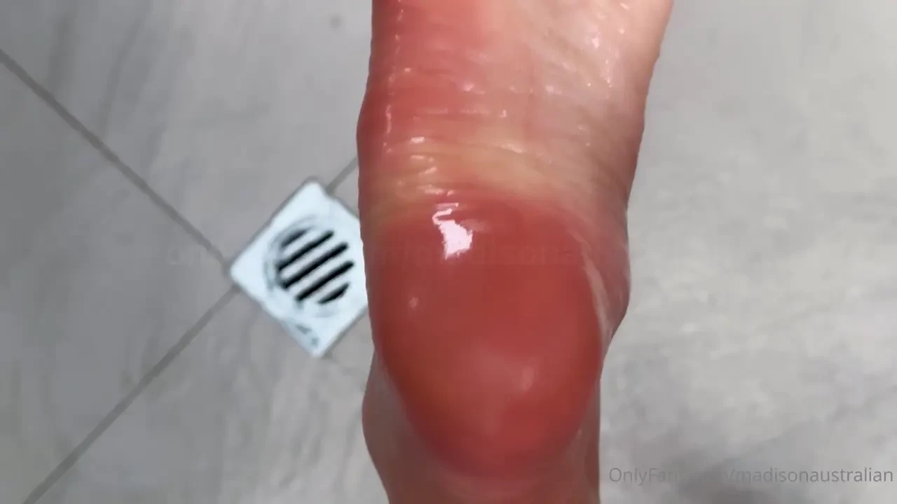 Are you gonna take a shower you should let me help i ll soap your back 